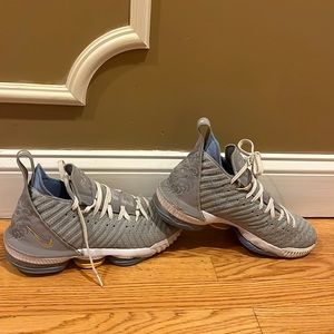 Lebron 16